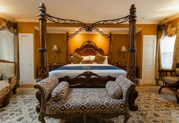 1840s Carrollton Inn image 21